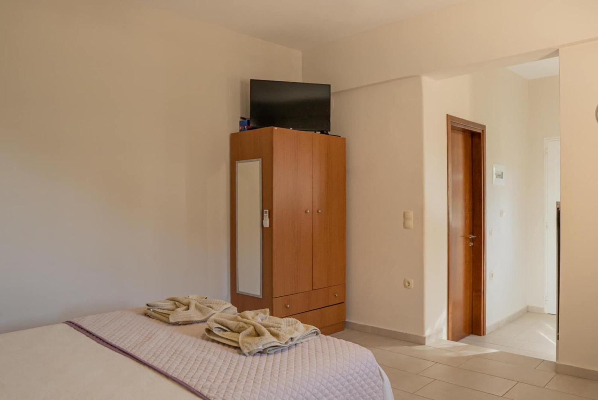 Studios Anna Maria With Sea View Kapetaniana Exterior photo